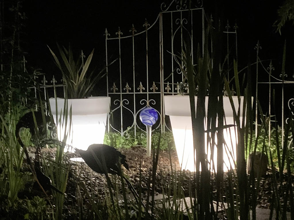 Pflanzkübel als Lichtobjekt