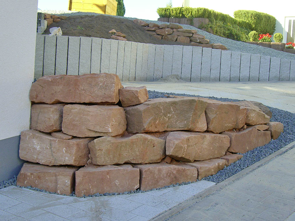 Mauer aus Sandsteinblöcken 