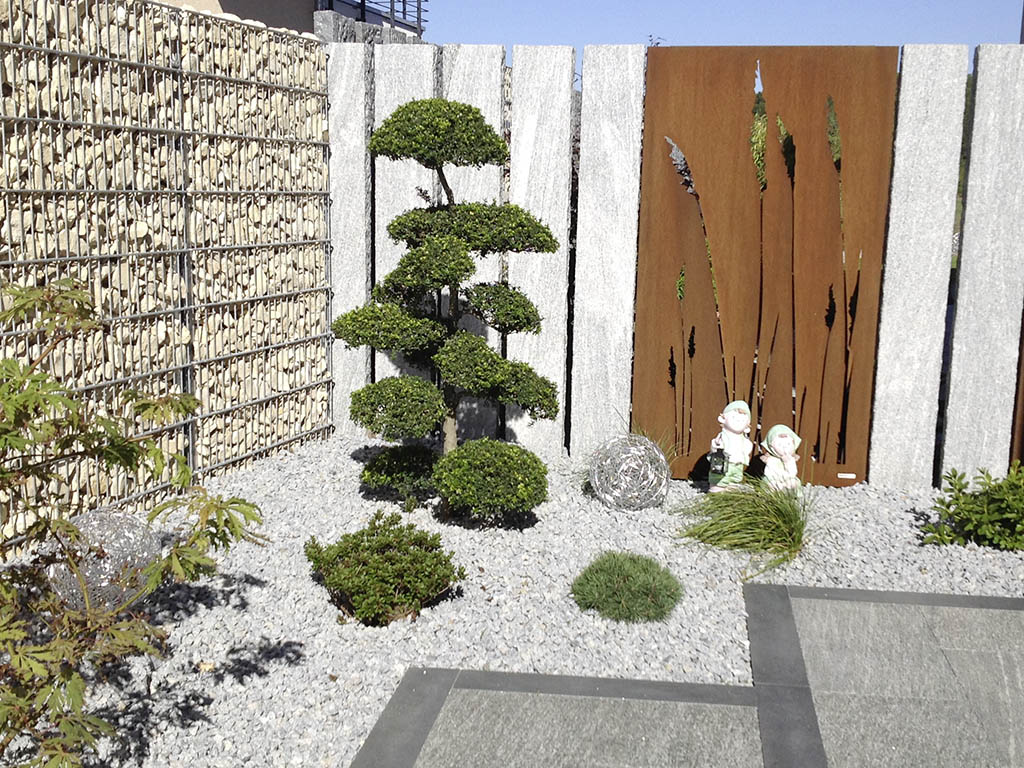 Granitpalisaden, Cortenstahl und Zaun-Gabionen